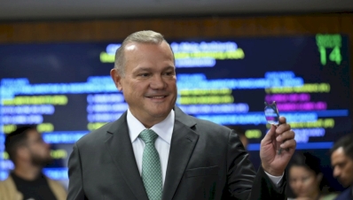 Wellington Fagundes rebate Mauro Mendes e defende pagamento da RGA aos servidores