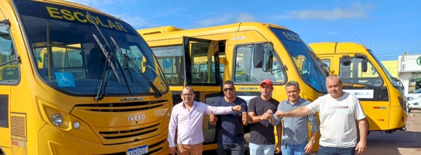 Prefeito Paulistinha reforça frota escolar com novos ônibus